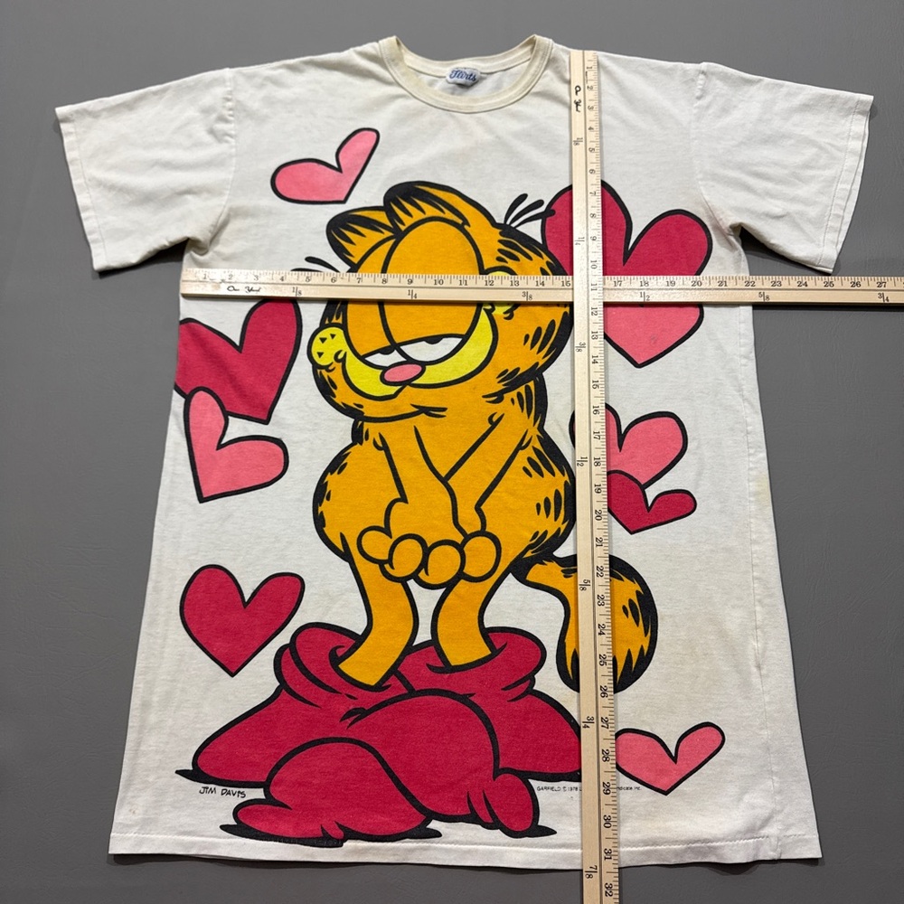 Vintage Flirts Garfield Love Hearts AOP One Size Sleep Shirt - Picture 3 of 10